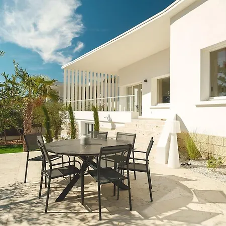 Les Pins - Royan, 350 Metres De La Villa *