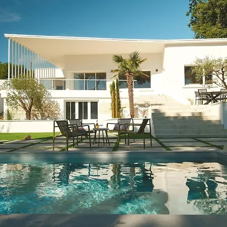 Les Pins - Royan, 350 Metres De La Royan
